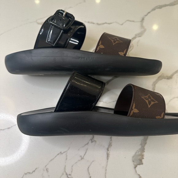 Louis Vuitton Sunbath Flat Mules in Brown Monogram Canvas & Black Rubber - Picture 8 of 9